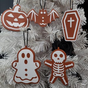 Spooky gingerbread Tree Ornaments • Gothic Holiday Home Decor • 3D Printed