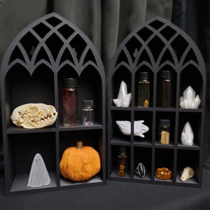Estante de cristal con ventana de catedral de 25 cm de alto • Decoración gótica para el hogar • Impresión 3D