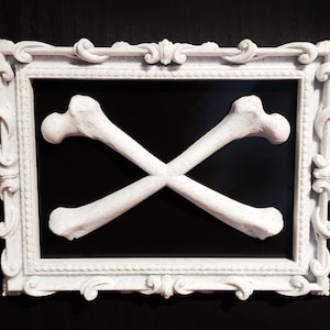 Cuadro con calavera y tibias cruzadas • Decoración gótica para el hogar • Impresión 3D