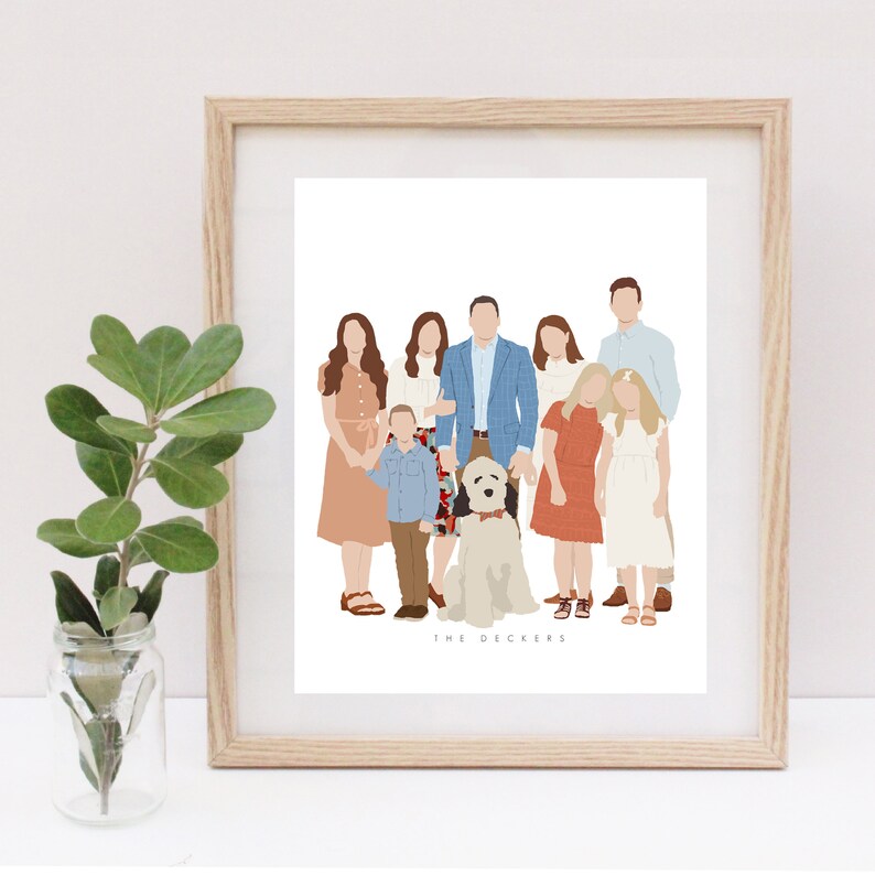 Puede incluir: Una ilustraci&oacute;n digital de un retrato familiar con siete personas y un perro. La familia est&aacute; de pie en fila, con los padres en el centro y los ni&ntilde;os a cada lado. El perro est&aacute; sentado frente a la familia. La familia lleva ropa informal y el perro es blanco con una pajarita roja. El texto "THE DECKERS" est&aacute; en la parte inferior de la ilustraci&oacute;n.