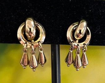 Boucles d'oreilles en larme stylisées MONET des années 1960 - France