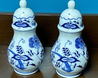 Blue Onion, Salt & Pepper, Blue Danube, Japan - Etsy