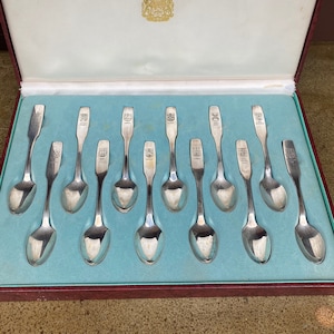 Souvenir spoons