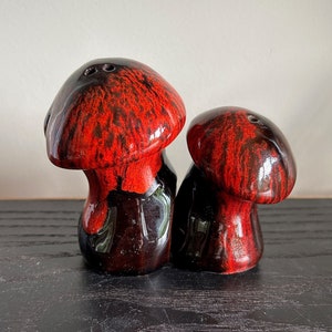 Mushroom salt & pepper shaker