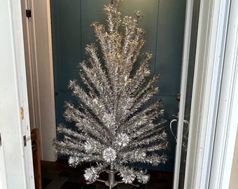 aluminum Christmas tree, Evergleam 6'/1.82 M, vintage