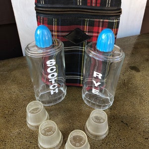 Flasks, traveling case, tartan
