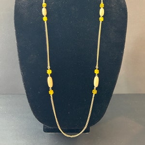 Colar Sarah Coventry Vintage Amarelo com Contas