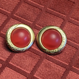 Weekender Earrings Cherry Red Resin Cabochon Textured Pierced Vintage Gold Designer