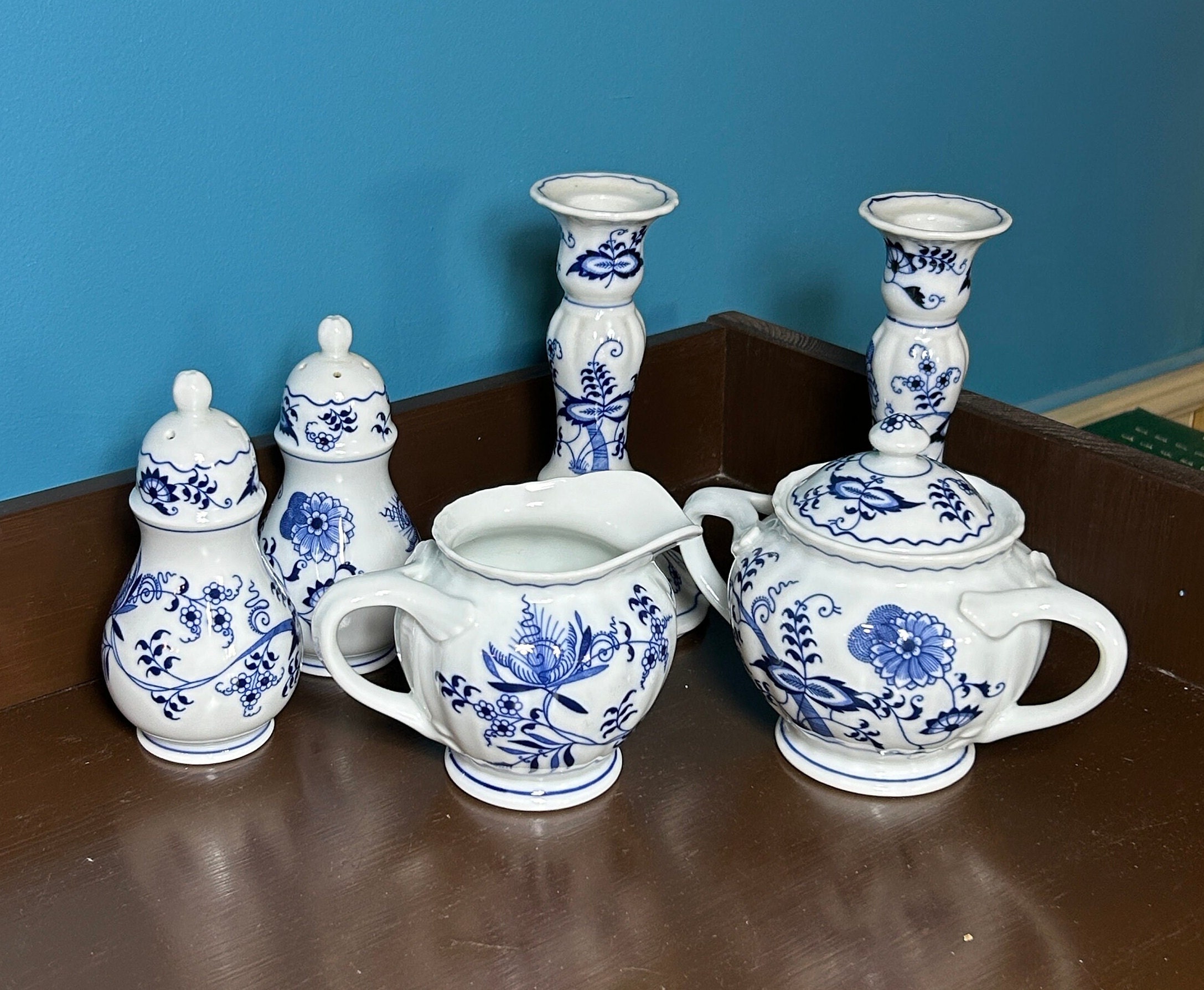 Blue Onion, Salt & Pepper, Blue Danube, Japan - Etsy