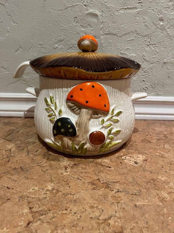 Merry Mushroom Vintage Lidded Tureen/soup Serving Bowl With Ladle