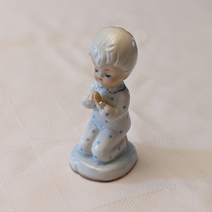 Praying Child porcelain figurine 1950’s Giftcraft, Korea, Vintage