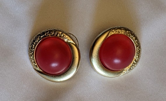 Weekender Earrings Cherry Red Resin Cabochon Text… - image 10