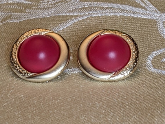 Weekender Earrings Cherry Red Resin Cabochon Text… - image 7
