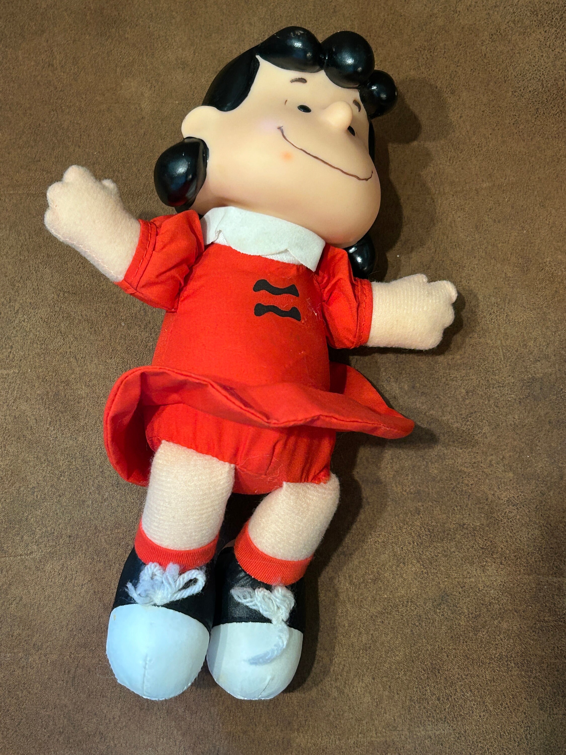 ヴィンテージ ルーシー アクションドール PEANUTS Charlie Brown and Lucy Vintage Dolls Peanuts - Etsy