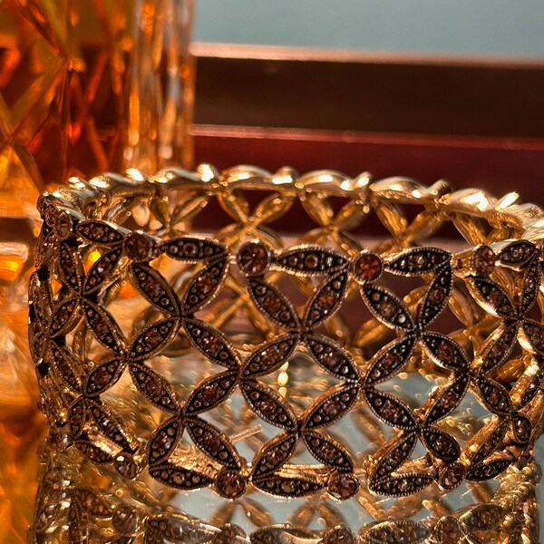Monet vintage basket weave stretch bracelet