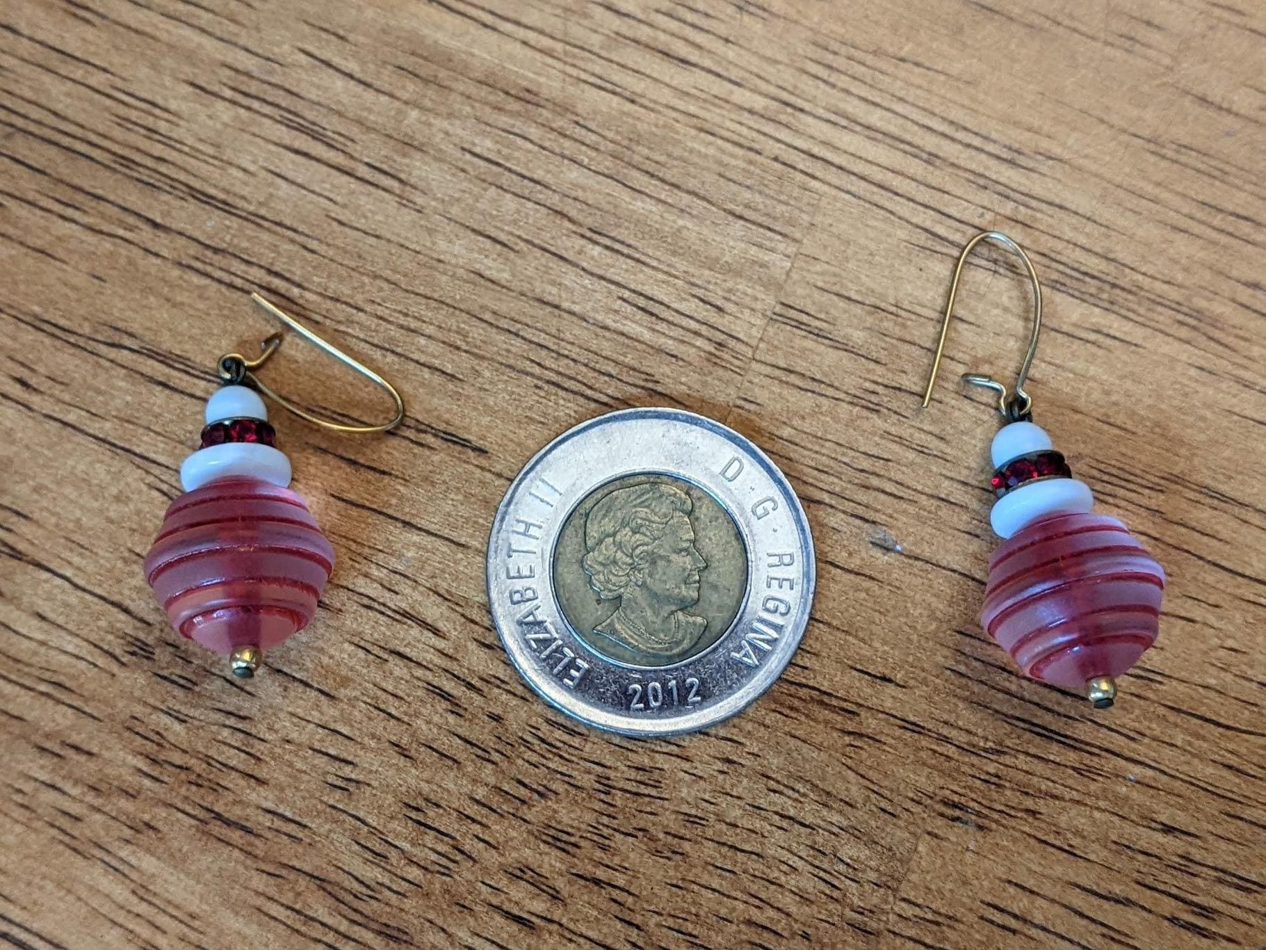 Magnifiques Boucles D'oreilles Anciennes Années 80 En Plaqué Or Avec Pierre Rouge - Style Rétro Chic