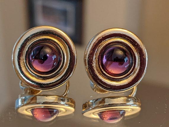 Boucles D'oreilles Vintage AVON - Métal Doré Avec Pierres Roses/violettes - Occasion