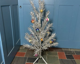 Aluminum Christmas tree, Evergleam, vintage