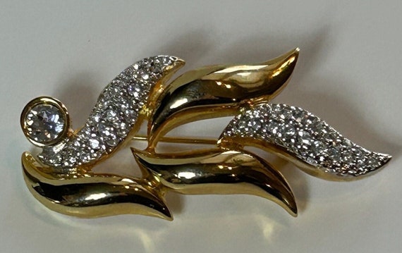 Keyes brooch deals