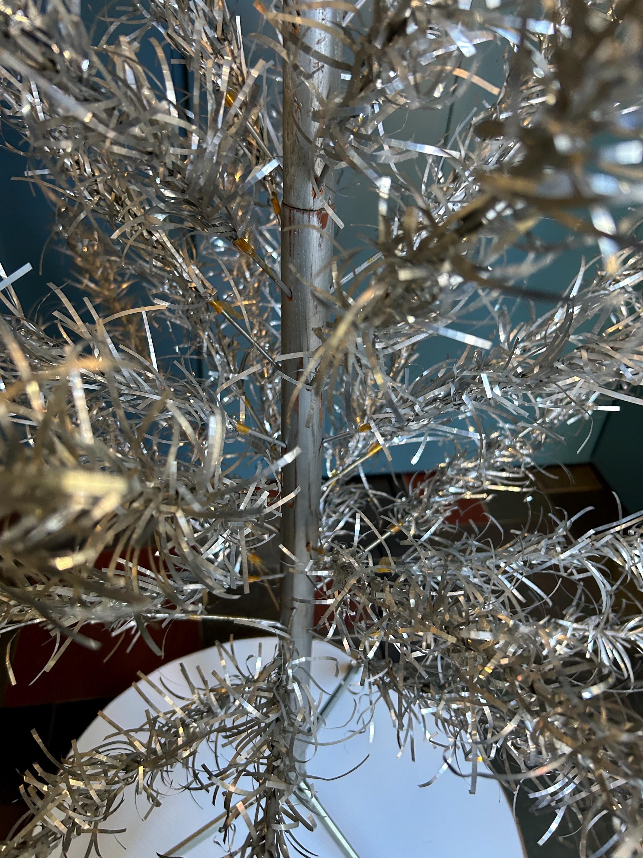 希少　美品　1950-60年代製　PomPomアルミクリスマスツリー　6フィート Vintage aluminum pom pom tree with ornaments