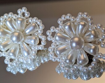 Boucles D'oreilles Clip Vintage En Perles Formant Une Fleur - Métal Laiton - Occasion