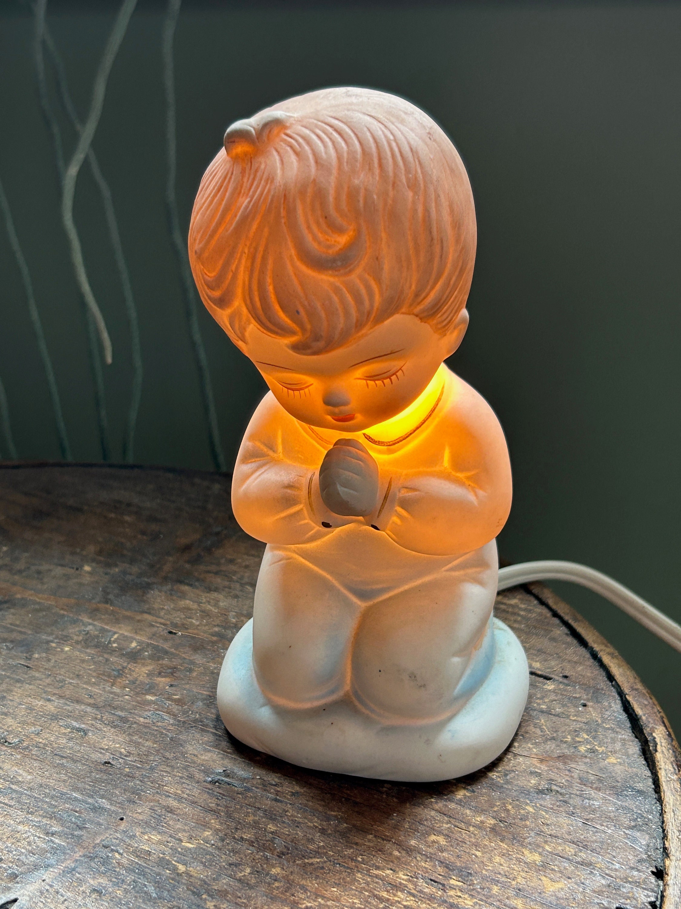 祈る少年のナイトランプ - Etsy 日本