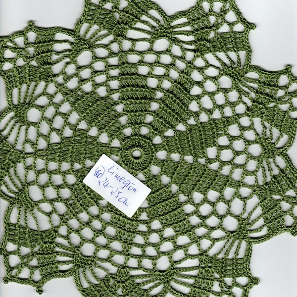 Es wird Frühling- aussergewöhnliches rundes limegrünes  Häkeldeckchen aus Baumwolle-handgehäkelt-handgemacht-Handarbeit