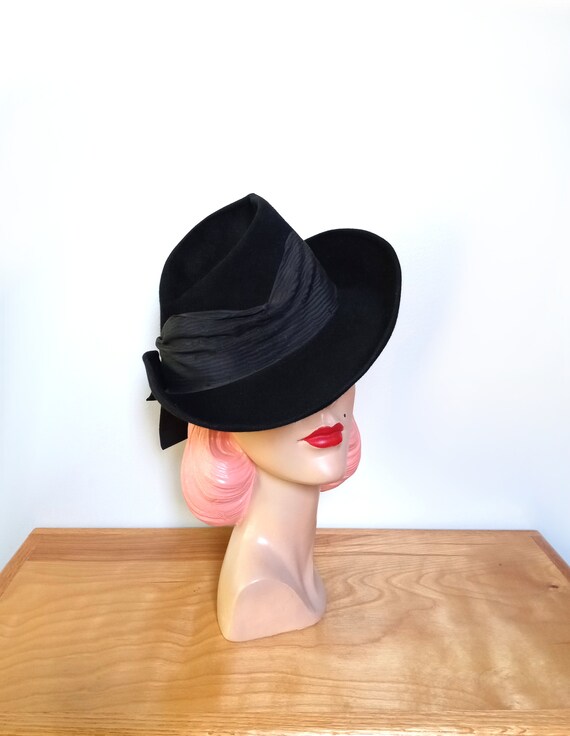 Vintage 1940's Black Tilt Fedora~ - image 1