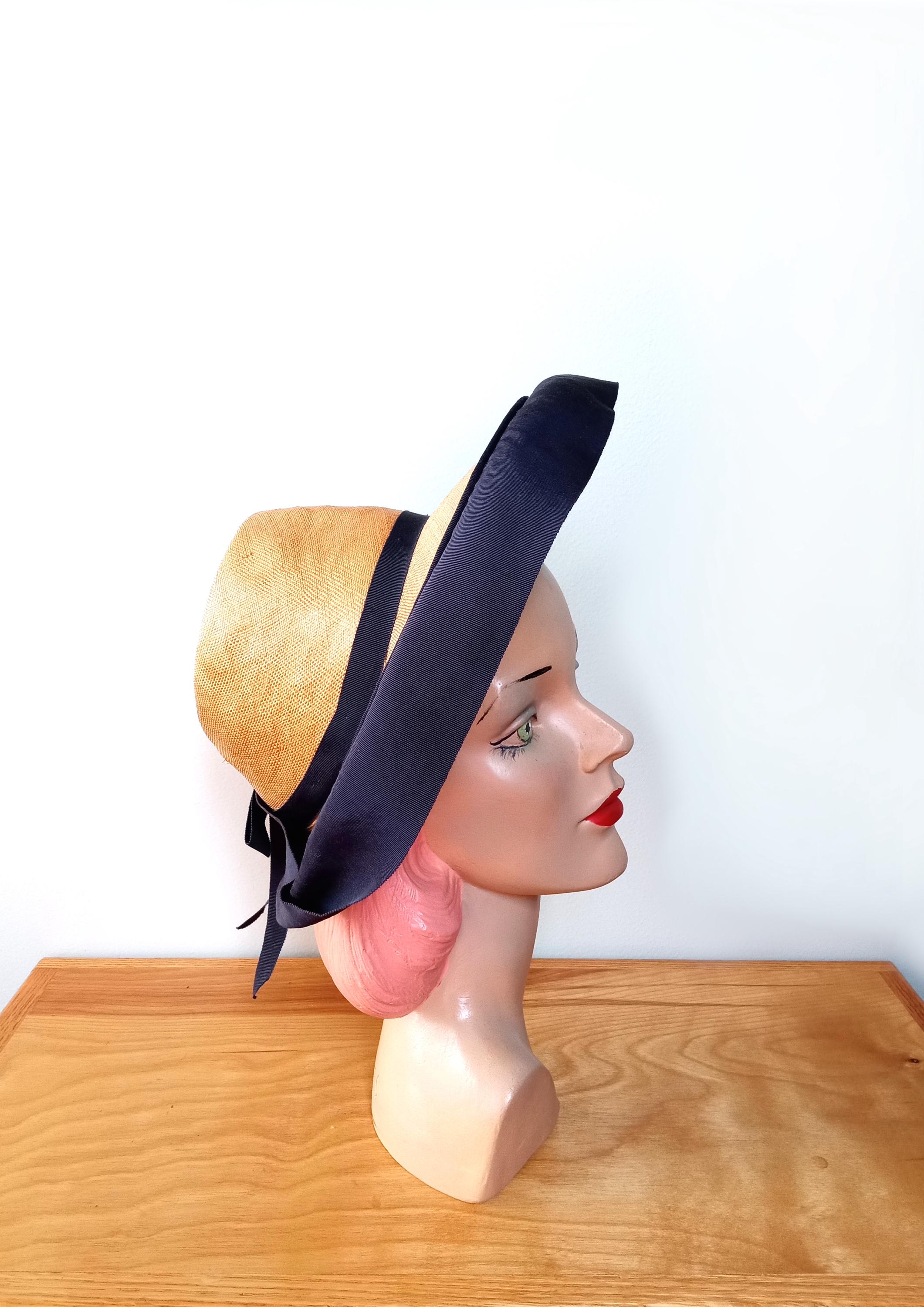 Vintage 1940 display picture 1