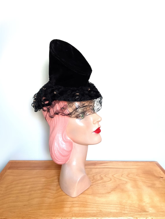 Vintage 1940's Black Velvet Toy Tilt Hat~