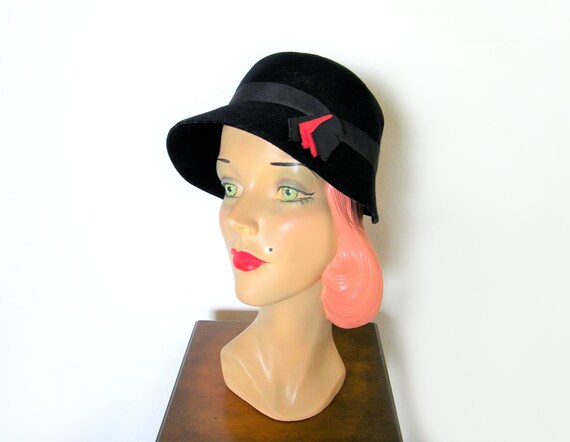 1930s cloche hat