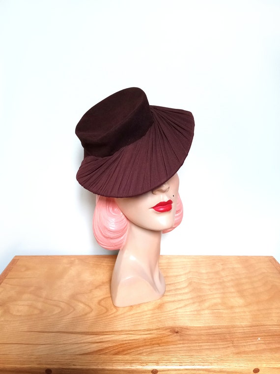 Vintage Brown Felt Tilt Hat/ Percher Hat~
