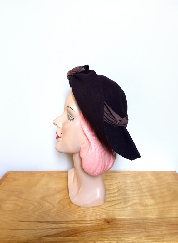 Vintage 1940's Dark Brown Felt Off-The Face Hat ~ - image 2