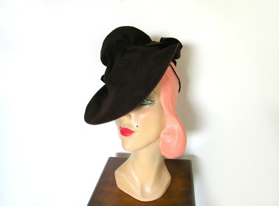 Vintage 1940's Dark Brown Tilt Hat ~