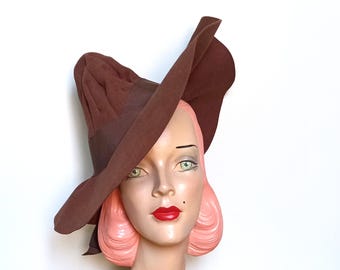 DISTINGUISHED 1940s\' BROWN FEDORA WITH TAFFETA BOWS + UNIQUE BRIM EDGING Vintage 1940 main image 3