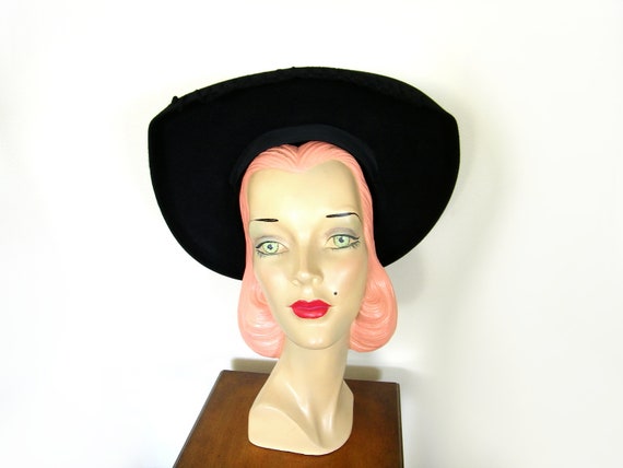 Vintage 1940's Black Halo Hat ~
