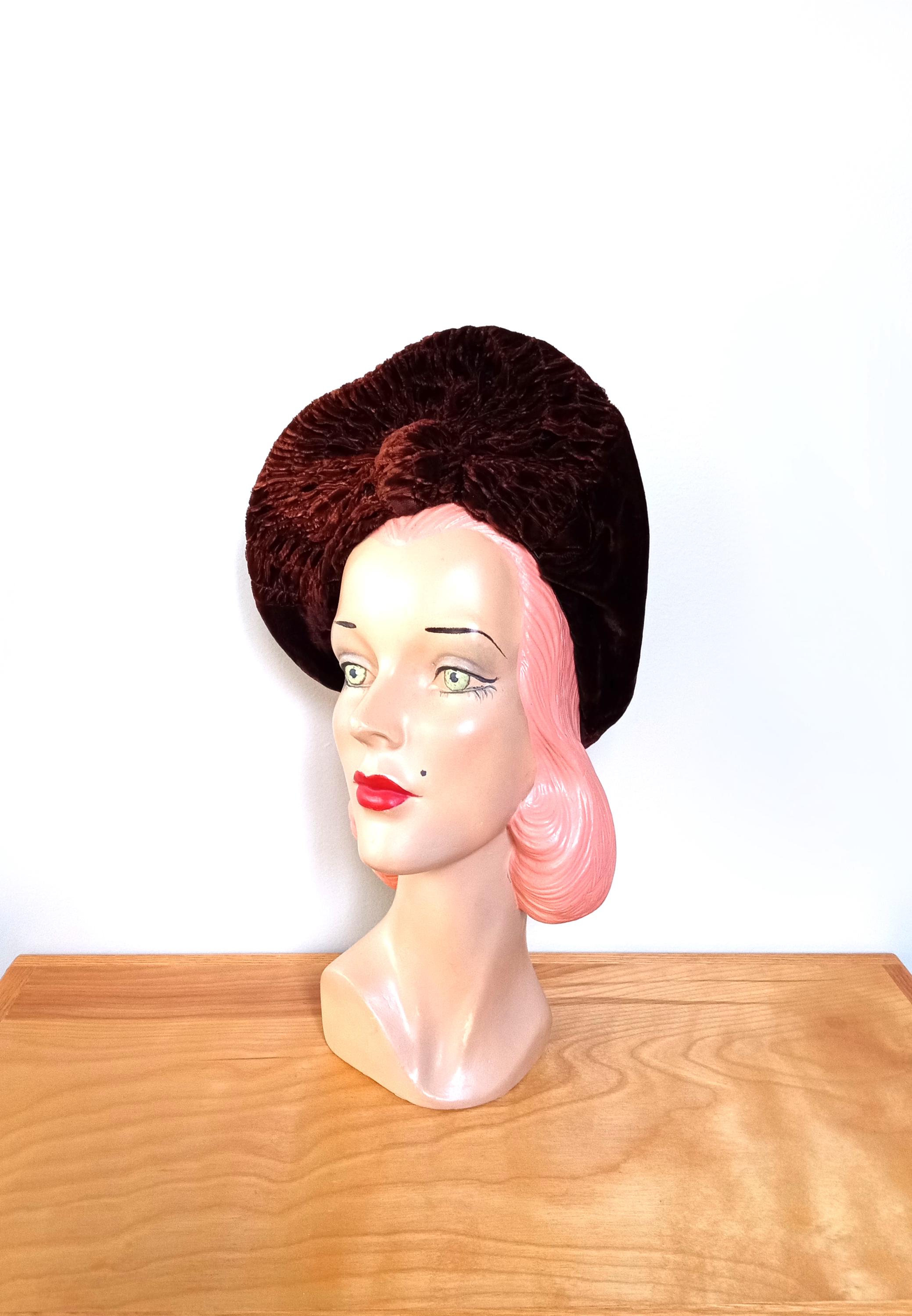Vintage 1940 display picture 3