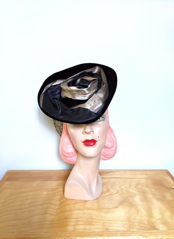 Vintage 1940's Black Felt Tilt Hat~