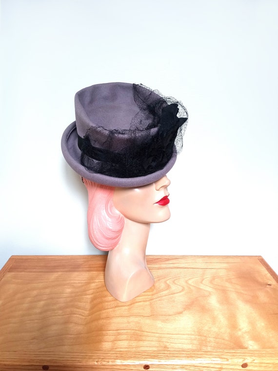 Vintage 1940's Gray Felt Tilt Topper Hat~ - image 2