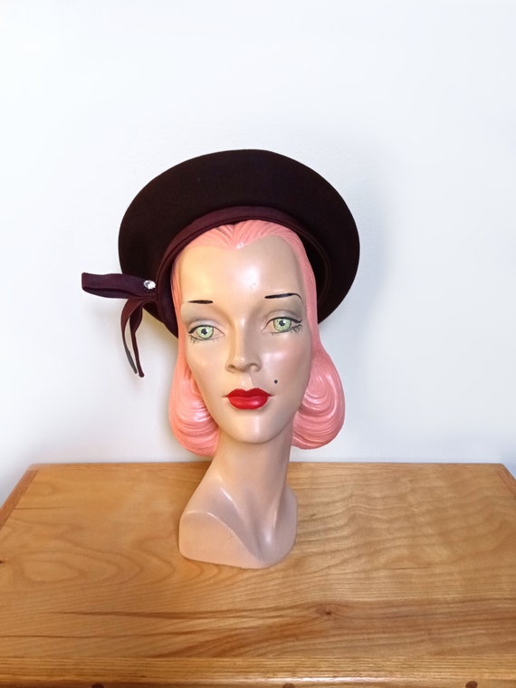 Vintage 1950's Dark Brown Felt Beret~ - image 4