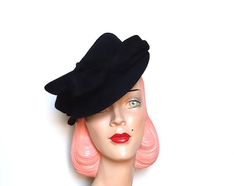 Vintage 1940's Black Velour Tilt Hat ~ New York Creation