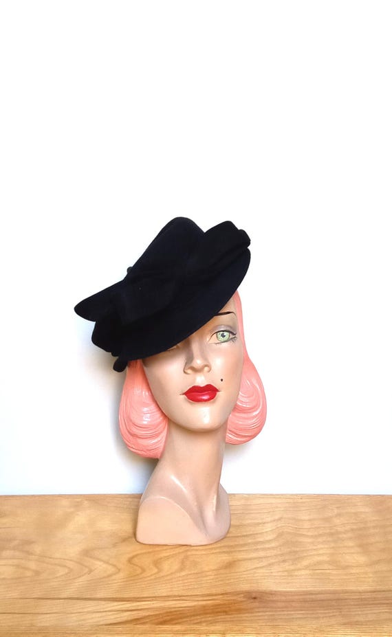 Vintage 1940's Black Velour Tilt Hat ~ New York Creation
