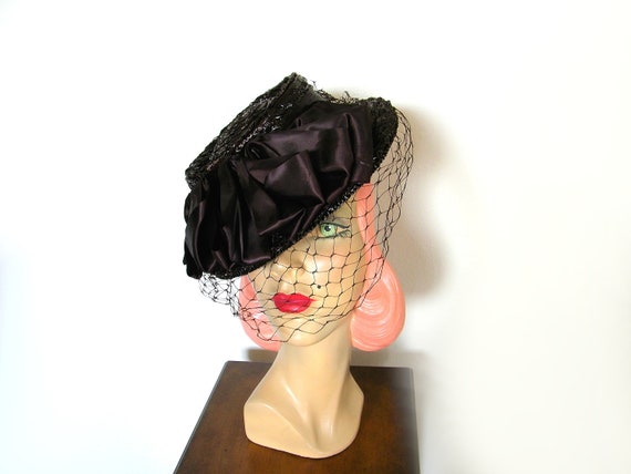 Vintage 1940's Chocolate Brown Straw Tilt Hat ~