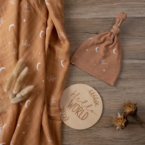Miaoberry 100% Organic Swaddle and Hat Set with Wood Hello World Arrival Card
