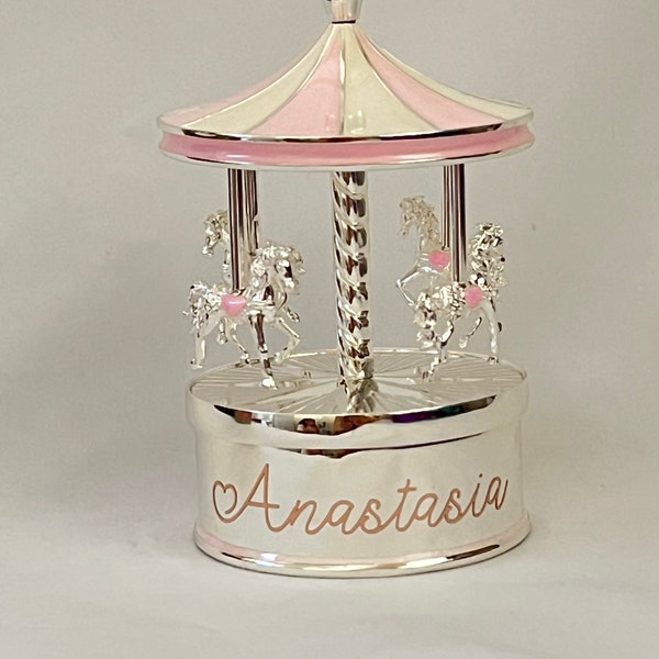 Carrousel musical personnalisé en argent, boîte à musique, carrousel musical, cadeau pour chambre d'enfant, cadeau nouveau-né, carrousel pour chevaux, cadeau de baptême, cadeau de baptême