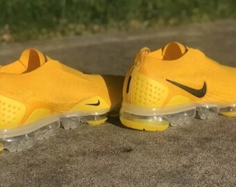 yellow laceless vapormax