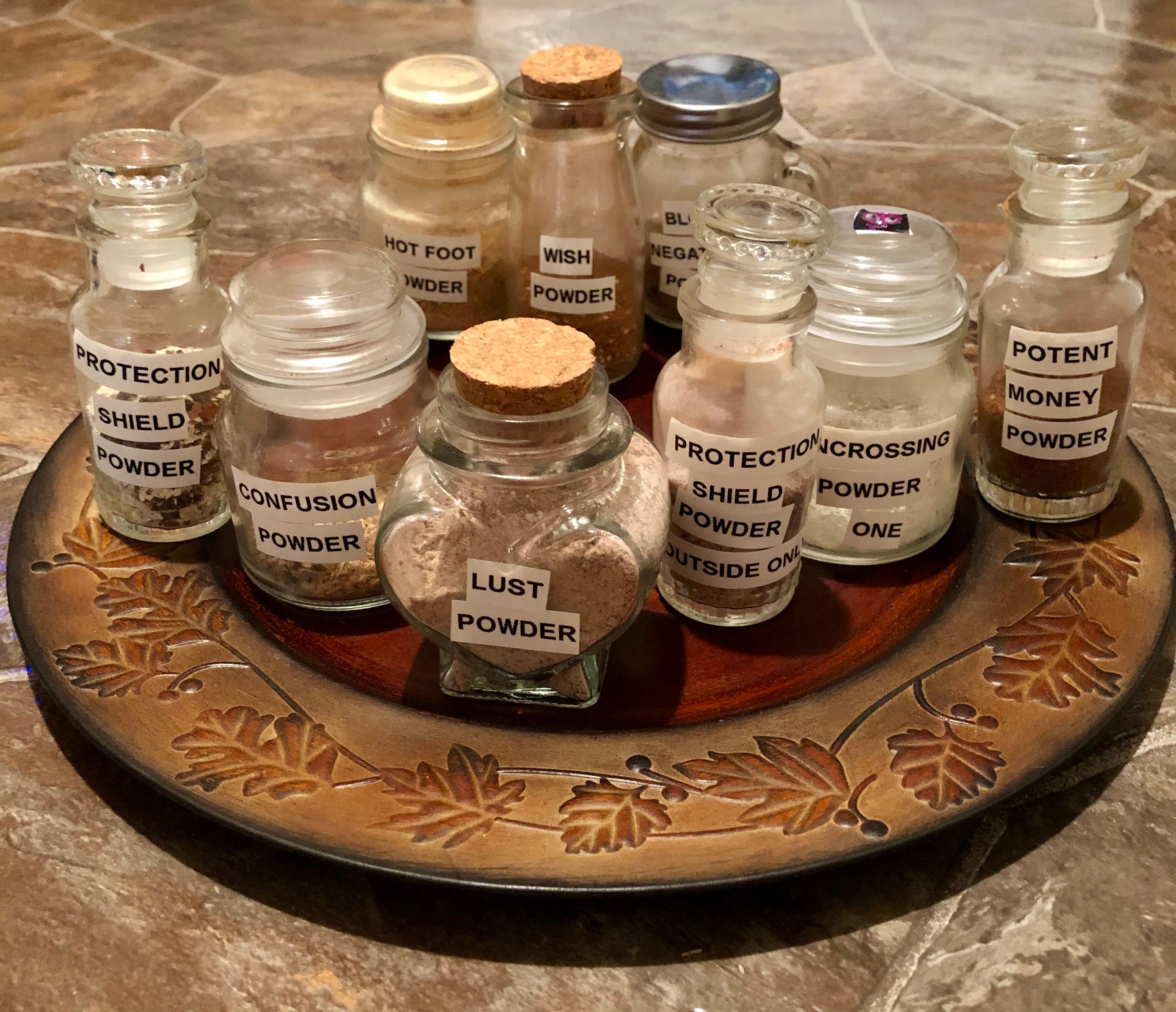 Magick/Spiritual working Powders for anointing and dressing and other spiritual workings, comes in 10 gr. Baggie