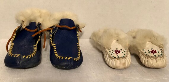 Vintage Antique 1960s pair of moccasins - image 1