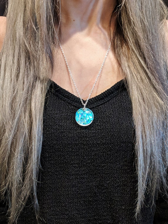 Holographic Pendant Necklace - Hologram Pendant Jewelry Holographic Pendant Necklace - Hologram Pendant Jewelry
