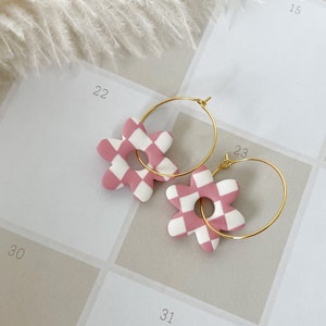 Pink and White Checkerboard Flower Hoop Earrings // Pink Checker Clay Earrings // Checker Flower Statement Earrings // Flower Hoop Earrings